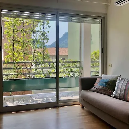 Mascalzone Latino, Center דירה *