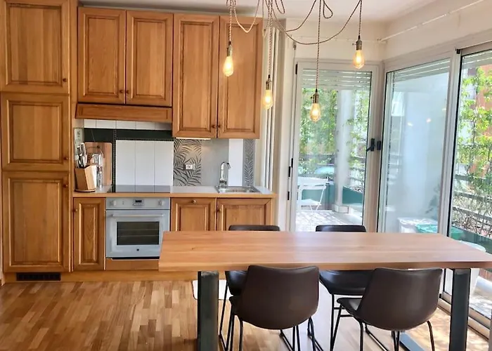 Apartment Mascalzone Latino, Center